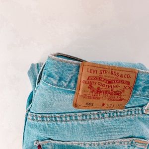 Vintage Levi’s 501 jeans light blue🤍